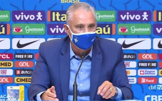 Tite exalta momento dos convocados na Seleção e explica ausência de Renan Lodi: 'Pela não-vacinação'