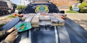 PRF e PF apreendem 53 kg de pasta base de cocaína na Dutra