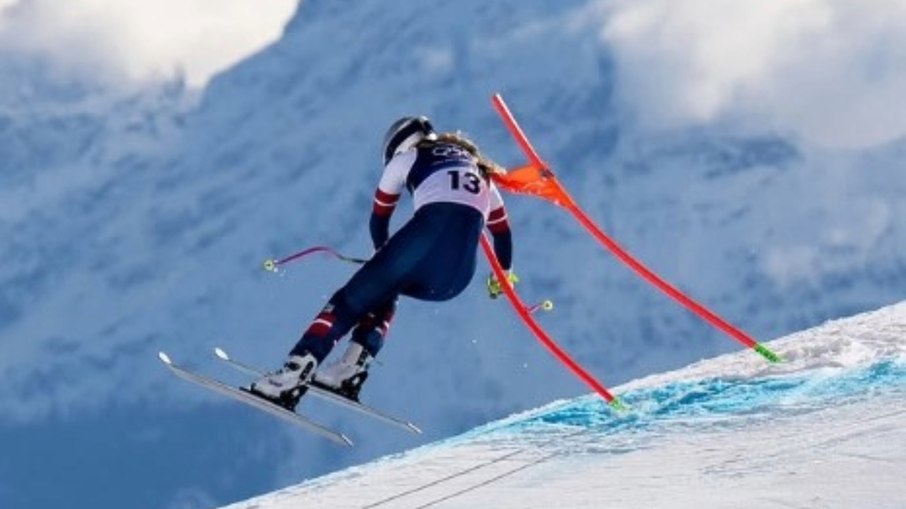 Lindsey Vonn quebrou a perna na descida do downhill na Itália Lindsey Vonn quebrou a perna na descida do downhill na Itália