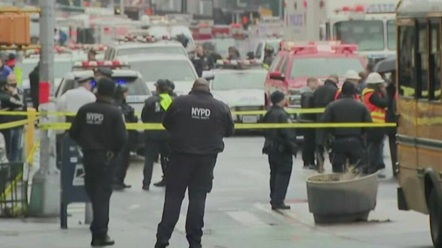 Pessoas foram baleadas em estação de Nova York
