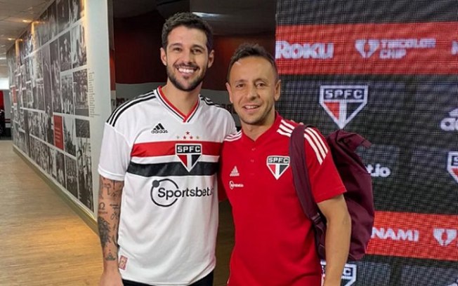 Recuperado após acidente, ex-BBB Rodrigo Mussi assiste jogo do São Paulo no Morumbi