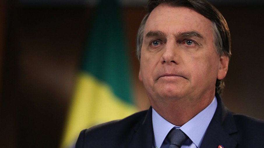 Bolsonaro promete pagar 13º do Auxílio Brasil para mulheres