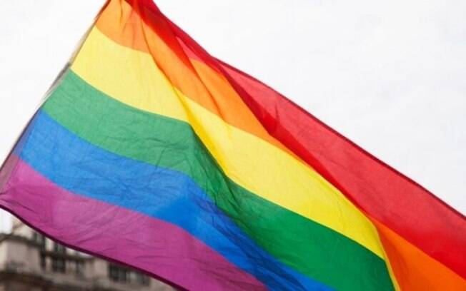 De “doença” à causa de orgulho: cientista política dá aula sobre a luta LGBTQIA 