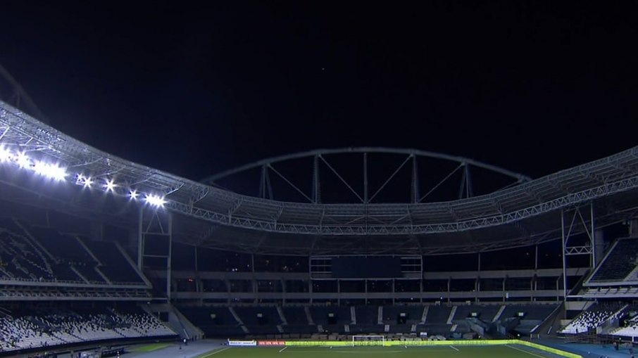 Partida entre Botafogo e Athletico foi suspensa após quedas de luz