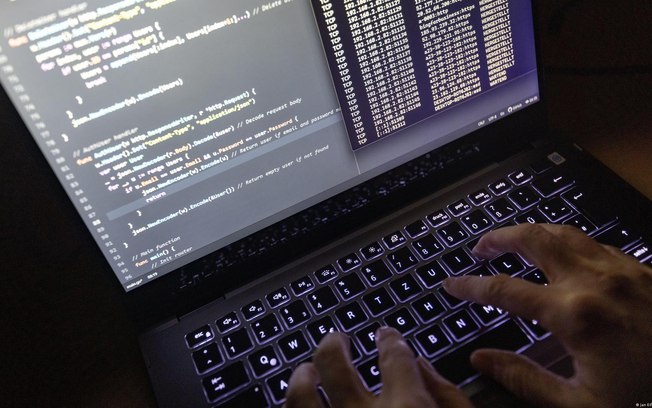 Pacote de mais de 5 terabytes contém dados confidenciais de pessoas e repartições, inclusive informações sobre fabricantes de armamentos