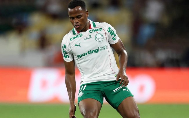 Arias em ação com a camisa do Palmeiras na vitória sobre o Fluminense Arias em ação com a camisa do Palmeiras na vitória sobre o Fluminense