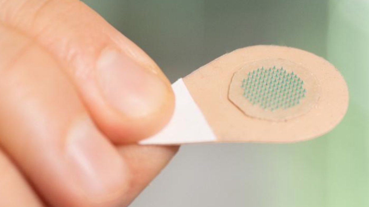 Pesquisadores desenvolvem adesivo que aplica tatuagem e não causa dor