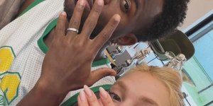 Virginia Fonseca e Vini Jr. exibem aliança após um ano de namoro