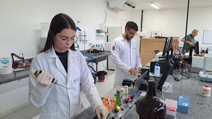 Canudo poderá detectar metanol em bebidas adulteradas