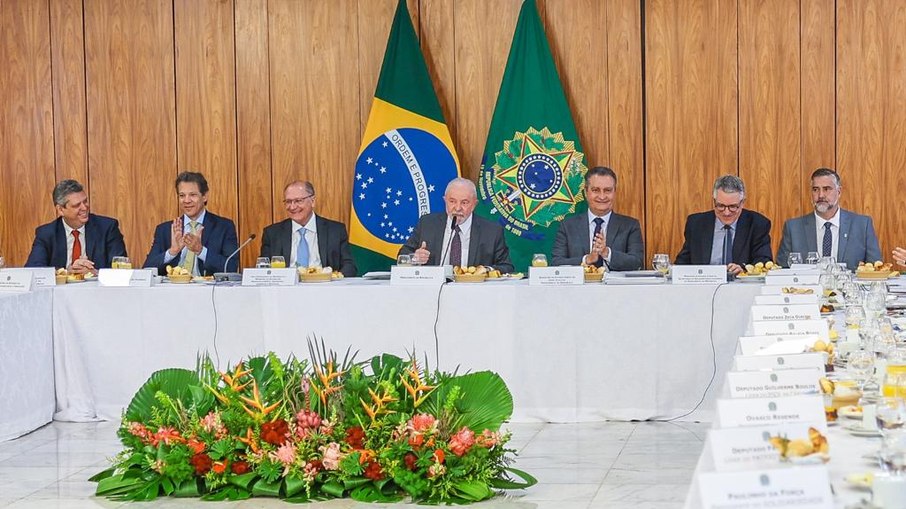 Lula participou de uma reunião com congressistas e ministros nesta quarta-feira