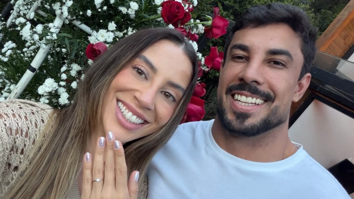 Ex-BBBs Renata Saldanha e Maike Allan ficam noivos e se declaram nas redes Ex-BBBs Renata Saldanha e Maike Allan ficam noivos e se declaram nas redes