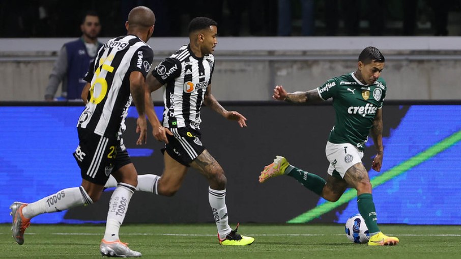 Palmeiras bate Atlético-MG e avança na Libertadores