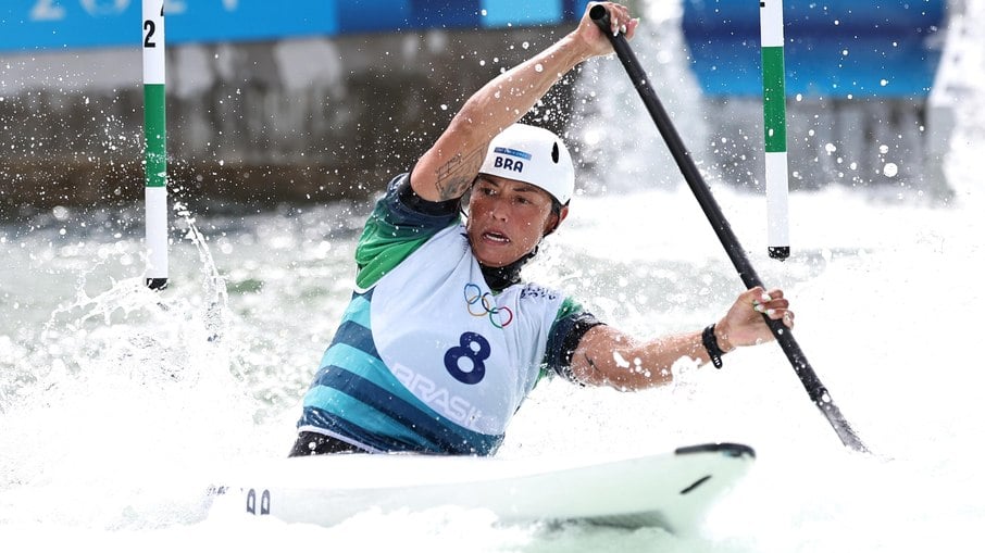 Ana Sátila termina em quinto lugar na final da prova C1 da canoagem slalom