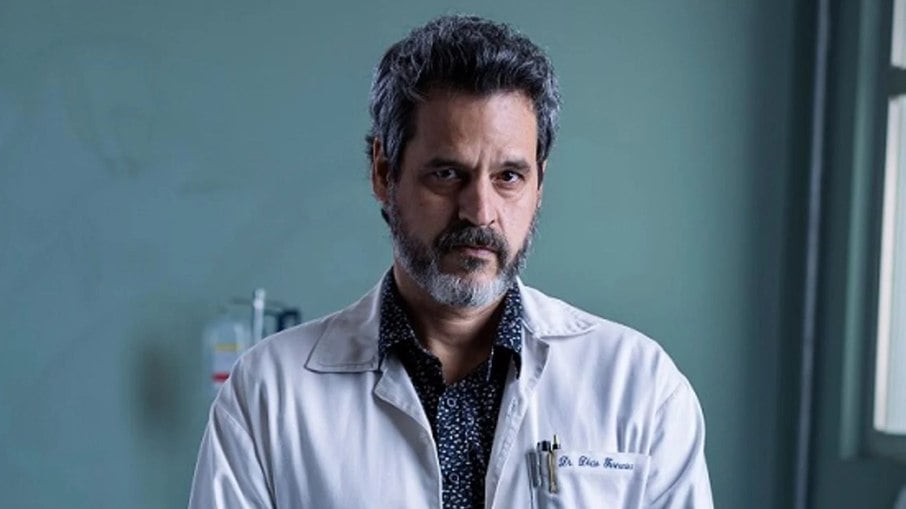 Bruno Garcia interpreta Décio em 'Sob Pressão'