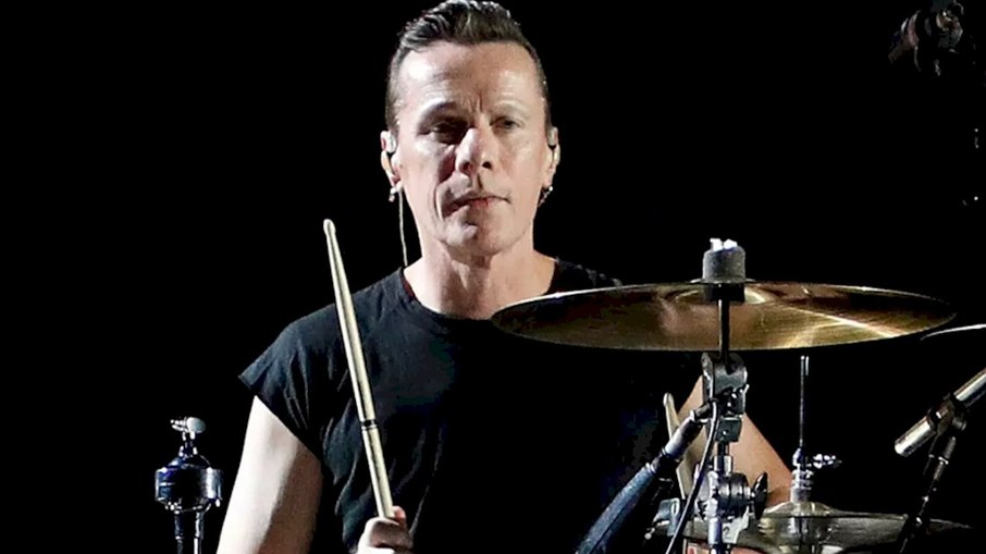 U2: baixista se sente em 'território desconhecido' sem Larry Mullen Jr.