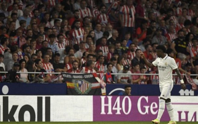 La Liga vai denunciar insultos racistas de torcedores do Atlético de Madrid a Vini Jr