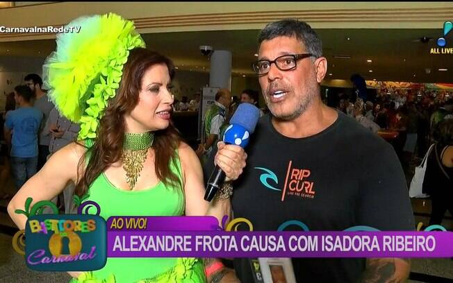 Isadora Ribeiro voltou ao carnaval paulista como repórter do programa