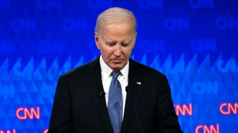 Joe Biden durante o debate contra Donald Trump, em Atlanta, 27 de junho de 2024