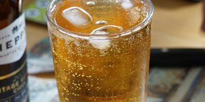 Gerente é demitida por colocar álcool em gel na bebida de colegas