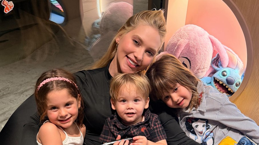 Virginia investe milhões nos cuidados com os três filhos. Virginia investe milhões nos cuidados com os três filhos.
