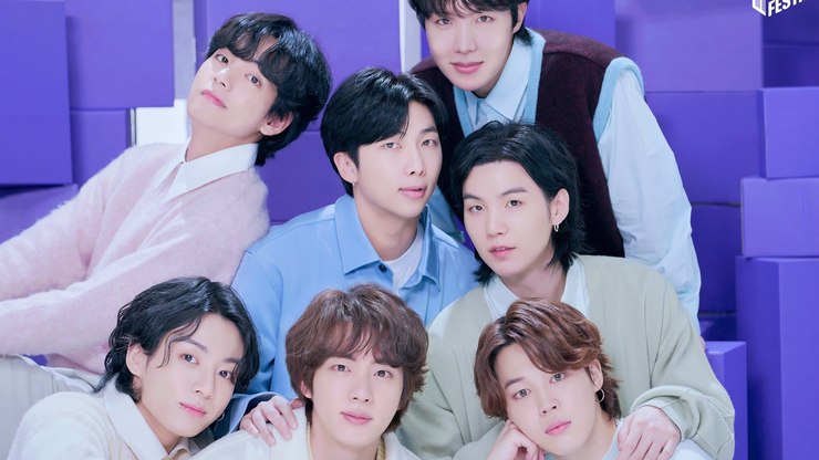 Quais membros do BTS ainda estão cumprindo o alistamento no exército?