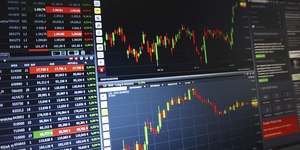 Ibovespa supera 160 mil pontos pela 1ª vez na história