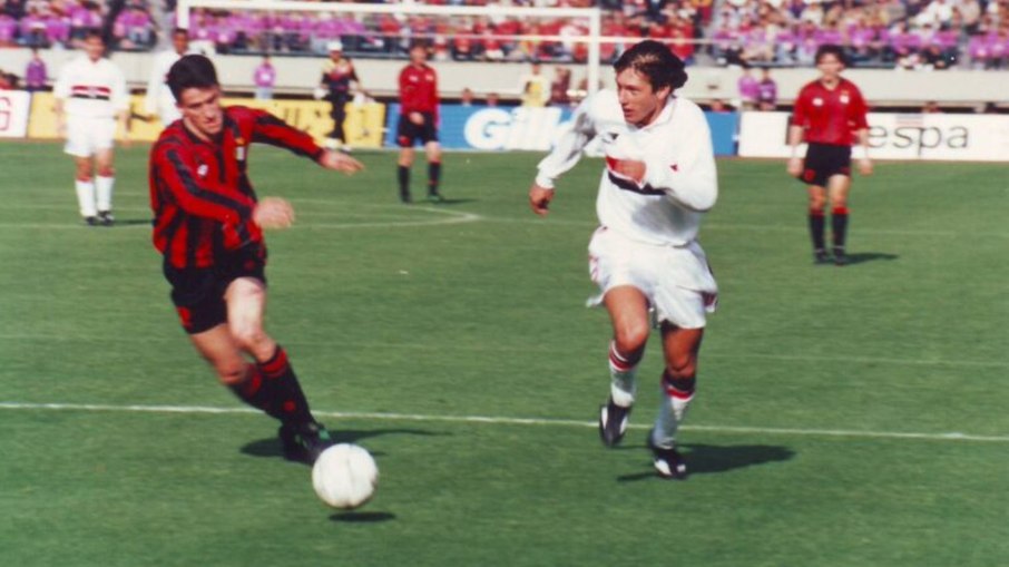 Leonardo defendendo o São Paulo no Mundial de 93 Leonardo defendendo o São Paulo no Mundial de 93