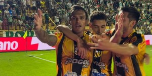 Palmeiras vê show de ex-São Paulo, é humilhado e perde a primeira