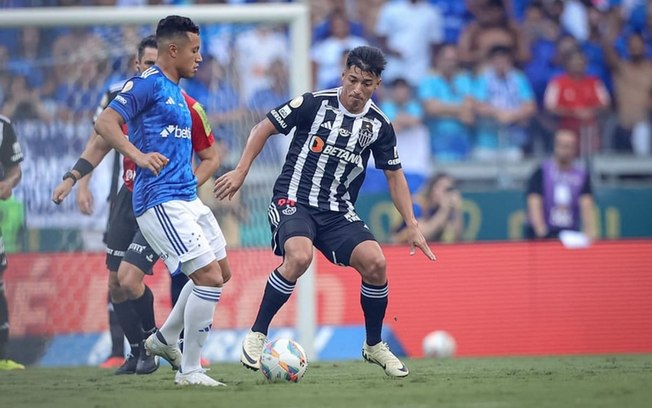 Cruzeiro encara o Atlético-MG neste sábado (20) e busca seguir invicto no Campeonato Brasileiro
