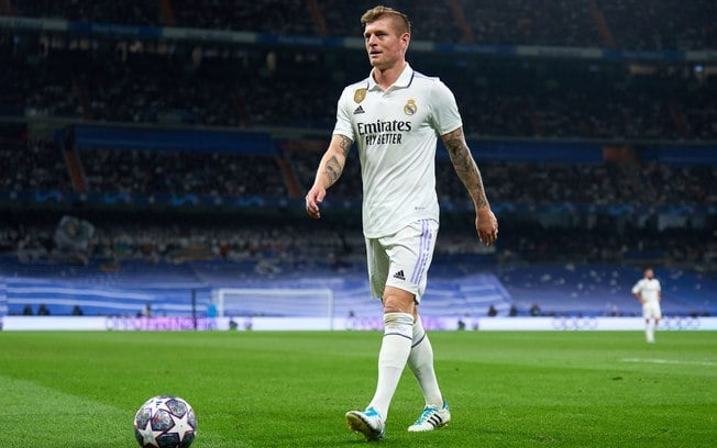 Kroos detona camisa atual do Real Madrid: ‘Uma grande mer**’