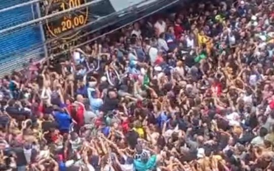 Vídeo: eletrodoméstico a R$ 20 gera tumulto em ruas do Brás