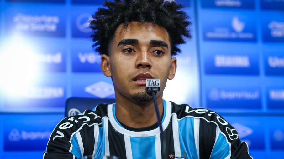 Du Queiroz defendeu o Grêmio na última temporada Du Queiroz defendeu o Grêmio na última temporada