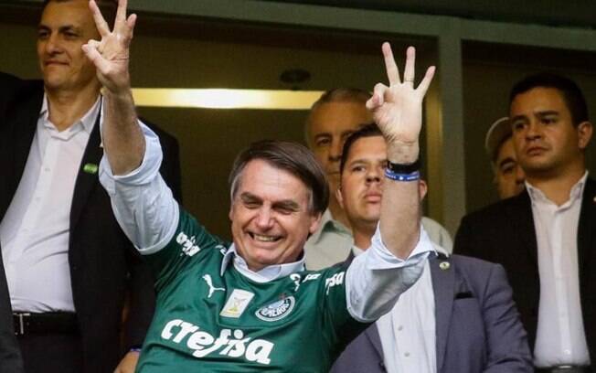 Bolsonaro crava Palmeiras campeão mundial e diz que Cruzeiro será o vencedor da Série B 2022