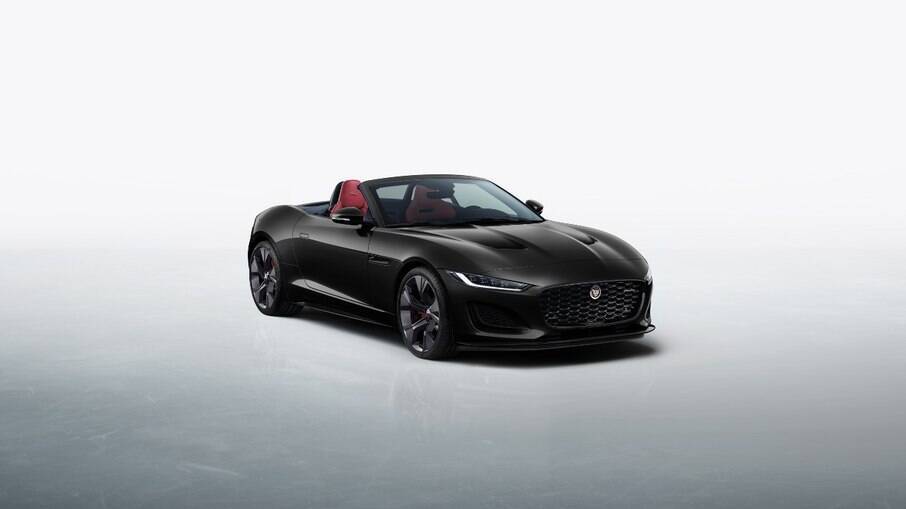 Jaguar F-Type Dynamic Black 2022 vem com motor de 300 cv e pode acelerar e 0 a 100 km/h em 5,7 segundos