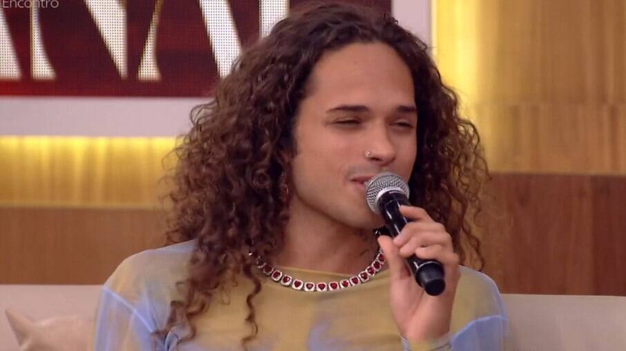 O cantor Vitão participou do programa 'Encontro'