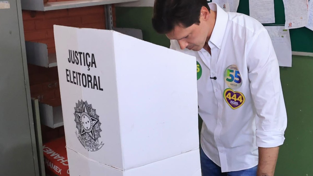 Governador e candidato a reeleição, Daniel Vilela vota em Goiânia Governador e candidato a reeleição, Daniel Vilela vota em Goiânia