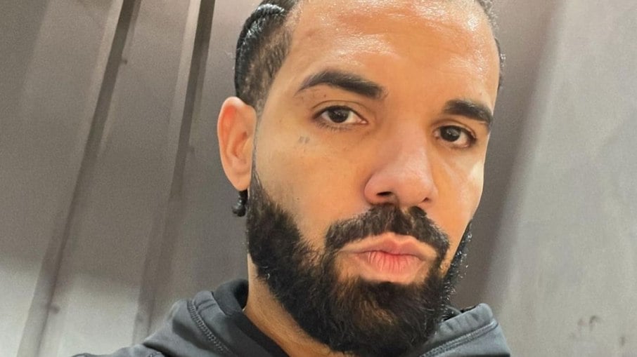 Ingratidão e estrelismo: web reage ao cancelamento de Drake no Lolla