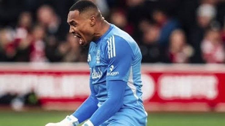 Flamengo%20e%20Vasco%20monitoram%20goleiro%20da%20Premier%20League