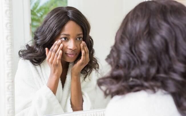 Segundo estudo, as mulheres mais jovens se preocupam com sinais de envelhecimento, mas não aplicam cuidados na pele