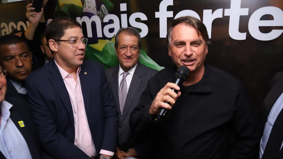 O ex-presidente Jair Bolsonaro foi recebido na sede do PL, em Brasília