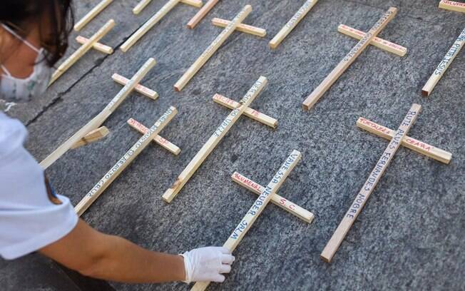 Segundo dados do Ministério da Saúde, Brasil ultrapassou a marca de 20 mil mortes por Covid-19 Segundo dados do Ministério da Saúde, Brasil ultrapassou a marca de 20 mil mortes por Covid-19