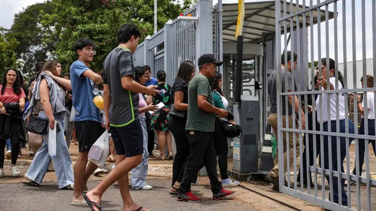 Enem%202025%20conta%20com%20mais%20de%204%2C8%20milh%C3%B5es%20de%20inscritos%20confirmados