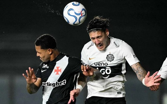 Pedro Emanuel precisa resolver a falta de eficácia do ataque do Vasco Pedro Emanuel precisa resolver a falta de eficácia do ataque do Vasco
