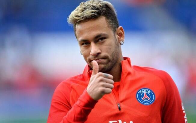 Neymar Jr considera o Campeonato Francês 'muito defensivo e fisicamente violento'
