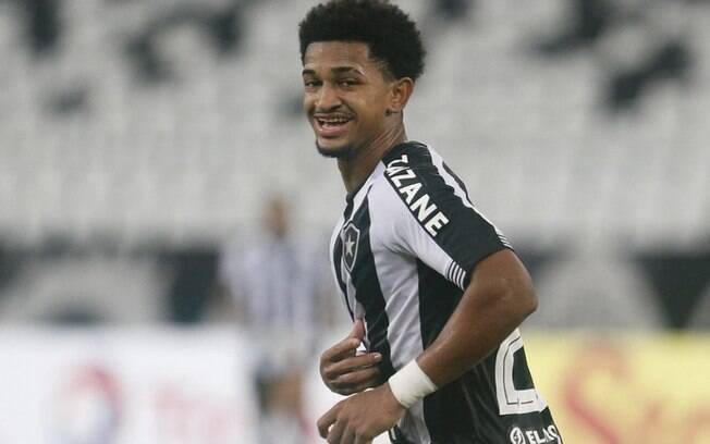 Warley recebe proposta de clube brasileiro e não deve ficar no Botafogo em 2022