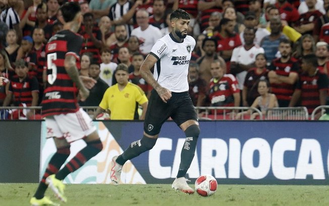 Alexander Barboza lamenta derrota com gol no final do jogo