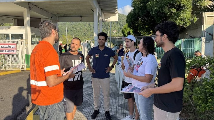 Trabalhadores da Petrobras aderem à greve nacional e pedem fim de acidentes