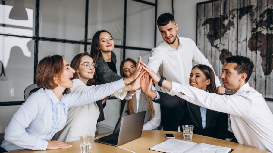 A motivação dos colaboradores, por sua vez, é um fator determinante para o desempenho e a produtividade