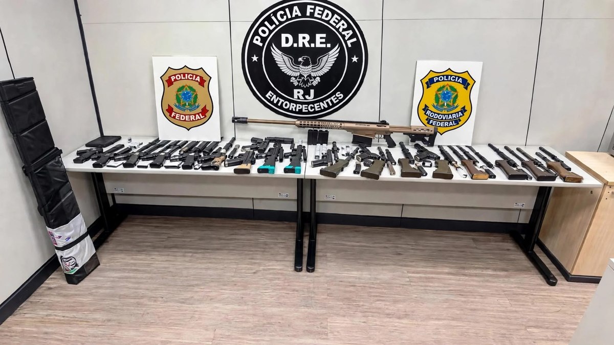Arsenal apreendido na Rodovia Presidente Dutra Arsenal apreendido na Rodovia Presidente Dutra