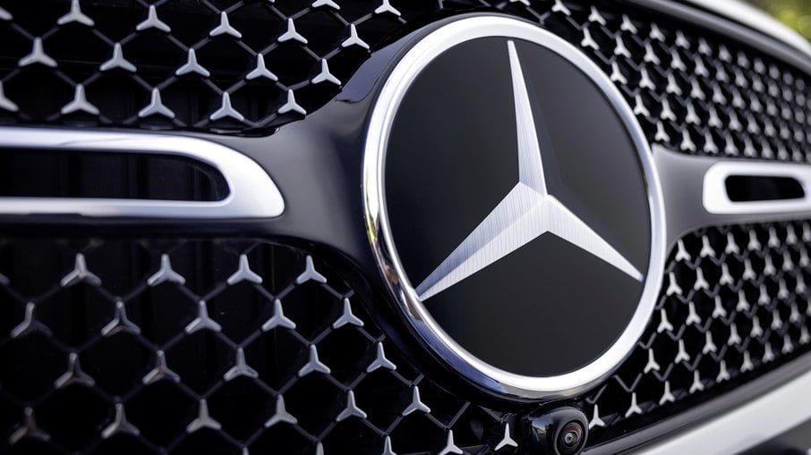 Mercedes faz recall de quase um milhão de veículos no mundo
